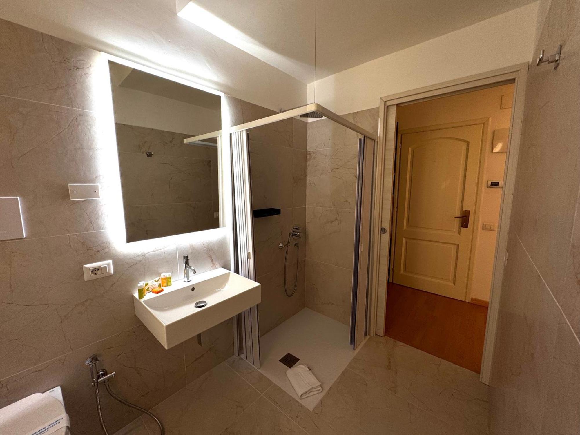 Hotel Orri Tortolì Екстериор снимка