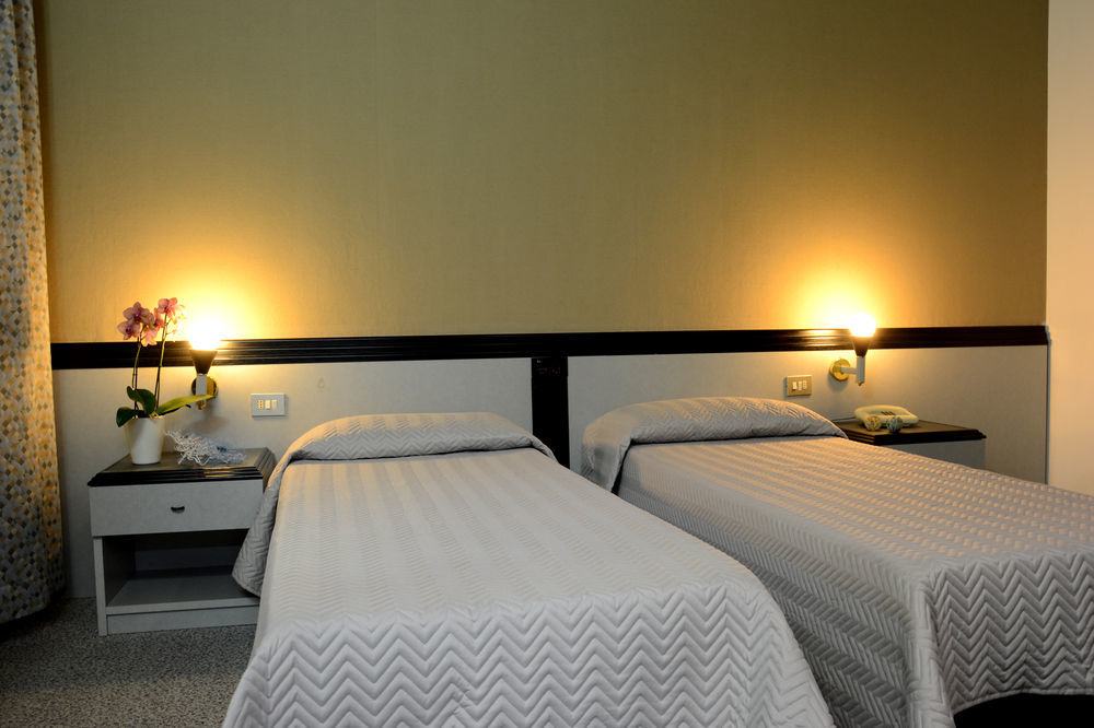 Hotel Orri Tortolì Екстериор снимка