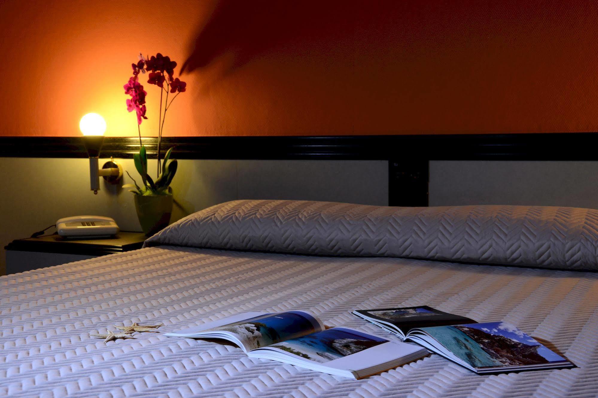 Hotel Orri Tortolì Екстериор снимка