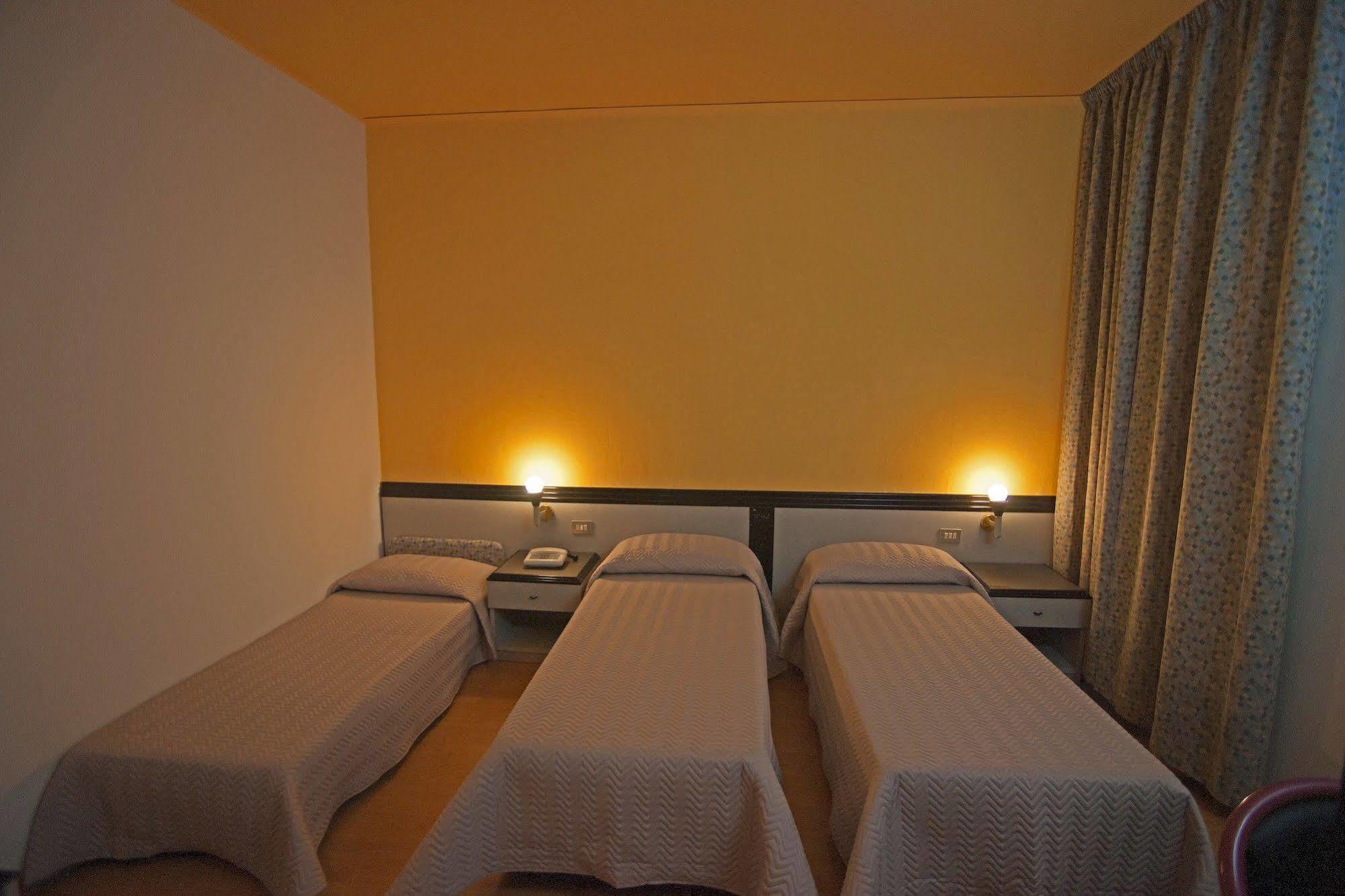 Hotel Orri Tortolì Екстериор снимка