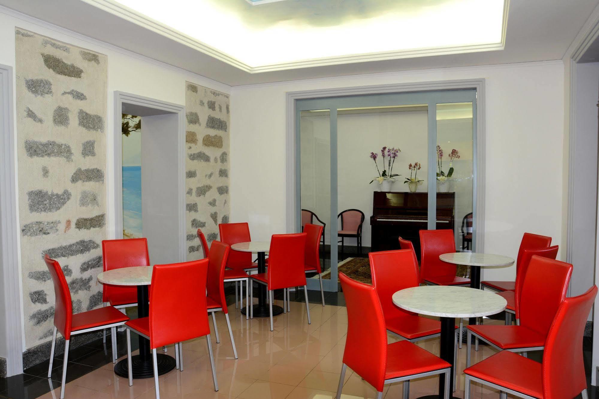 Hotel Orri Tortolì Екстериор снимка