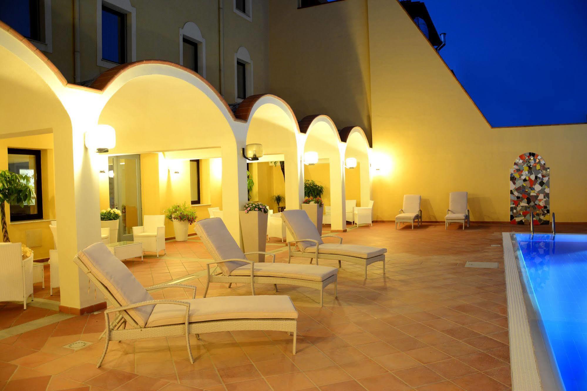 Hotel Orri Tortolì Екстериор снимка