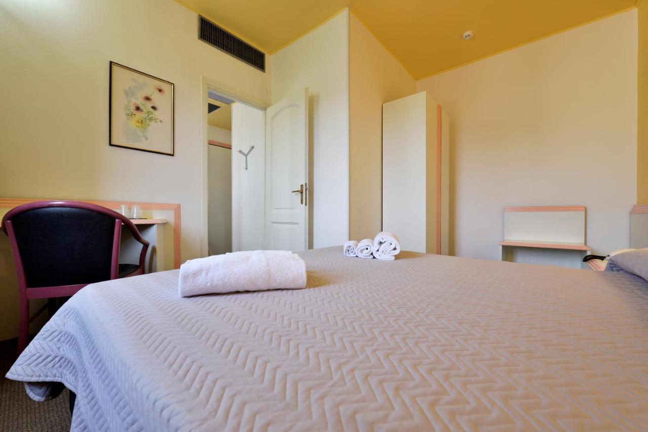 Hotel Orri Tortolì Екстериор снимка