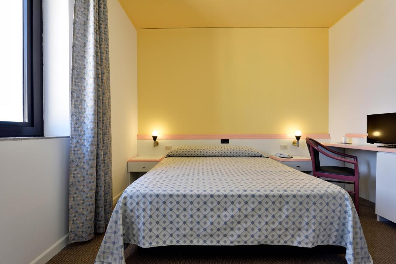 Hotel Orri Tortolì Екстериор снимка